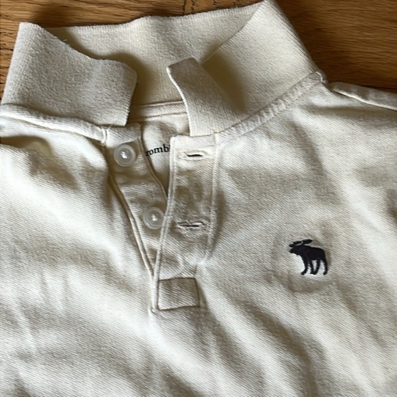 Abercrombie Boys Cream Polo Size 5/6 - Picture 2 of 4